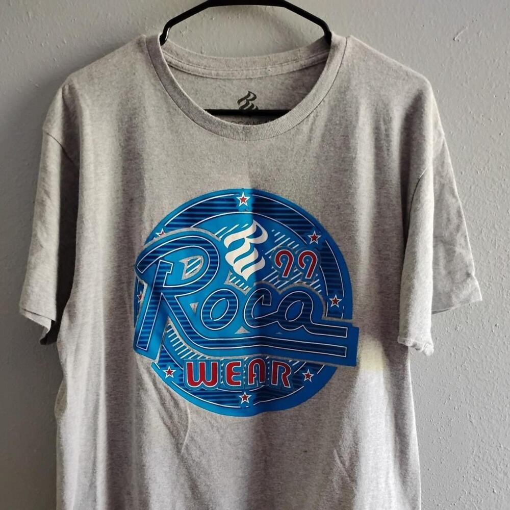 Rocawear gray t shirt with blue